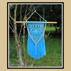 Macramé mural bleu